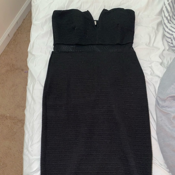 Mid black dress with see through mid - Picture 3 of 3